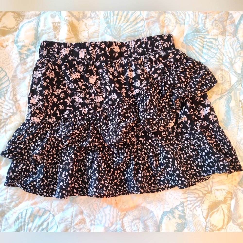 Girls Art Class Woven Ruffle Skirt Black & Pink Floral Sz. 7/7